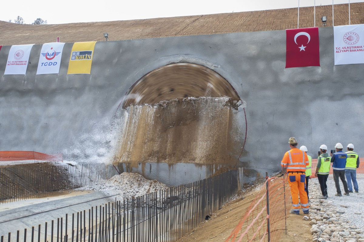 Robbins Crossover XRE is World’s Fastest TBM over 13 Meters in Diameter