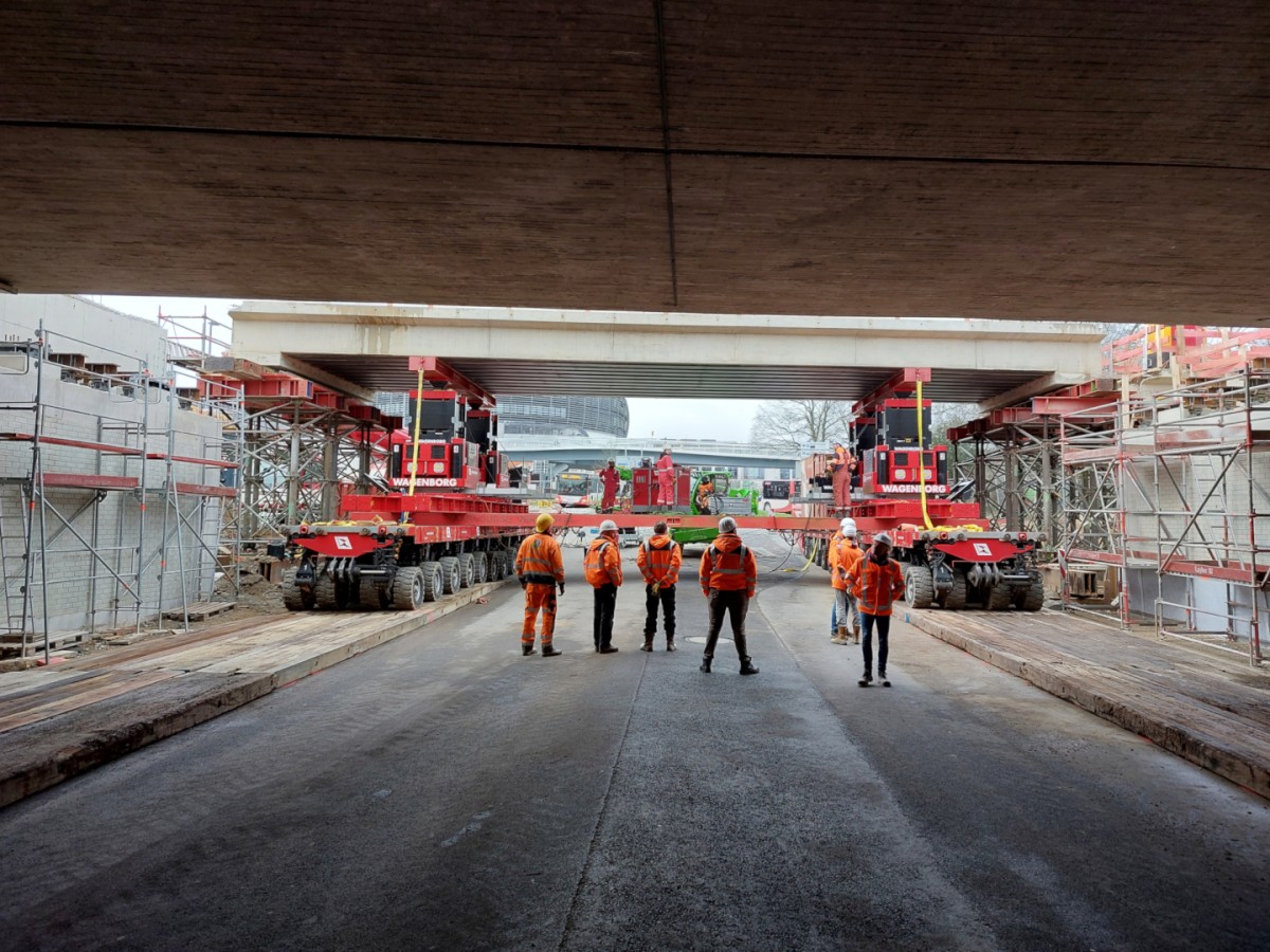 Wagenborg utilizza tecnologie Jack-Up di Enerpac per i ponti ferroviari