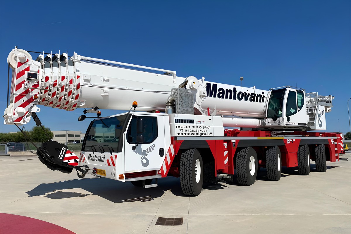 A new Liebherr mobile crane for Mantovani Global Services
