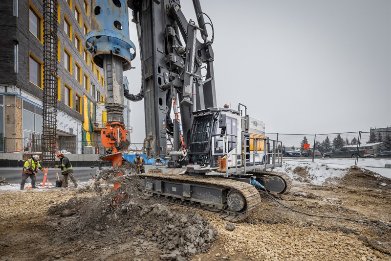 /storage/2024/05/liebherr-in-the-middle-of-canadas-icy-winter-with-a-lb-30-unplugged_664747130ab19.jpg