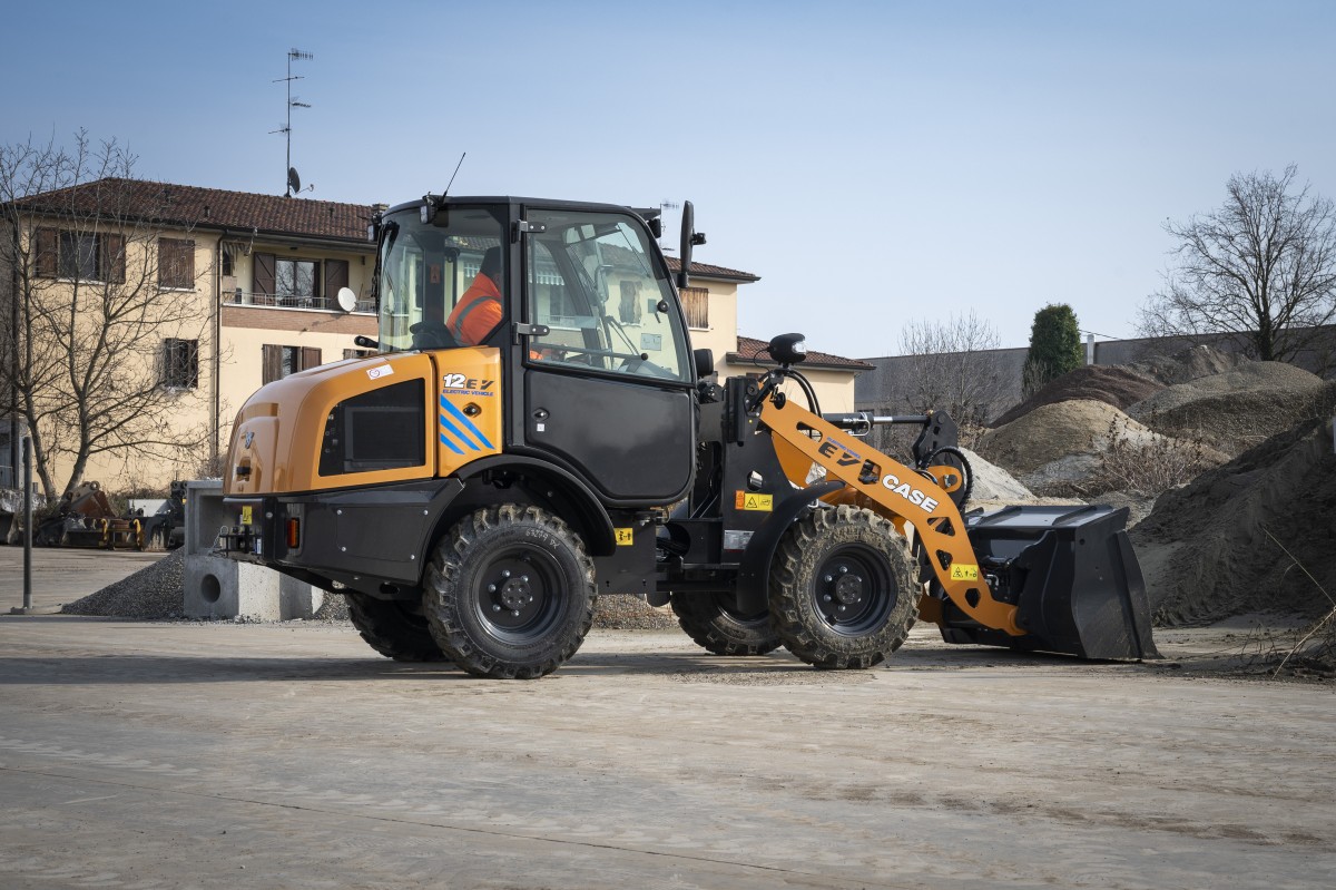 CASE Construction Equipment elettrifica il futuro