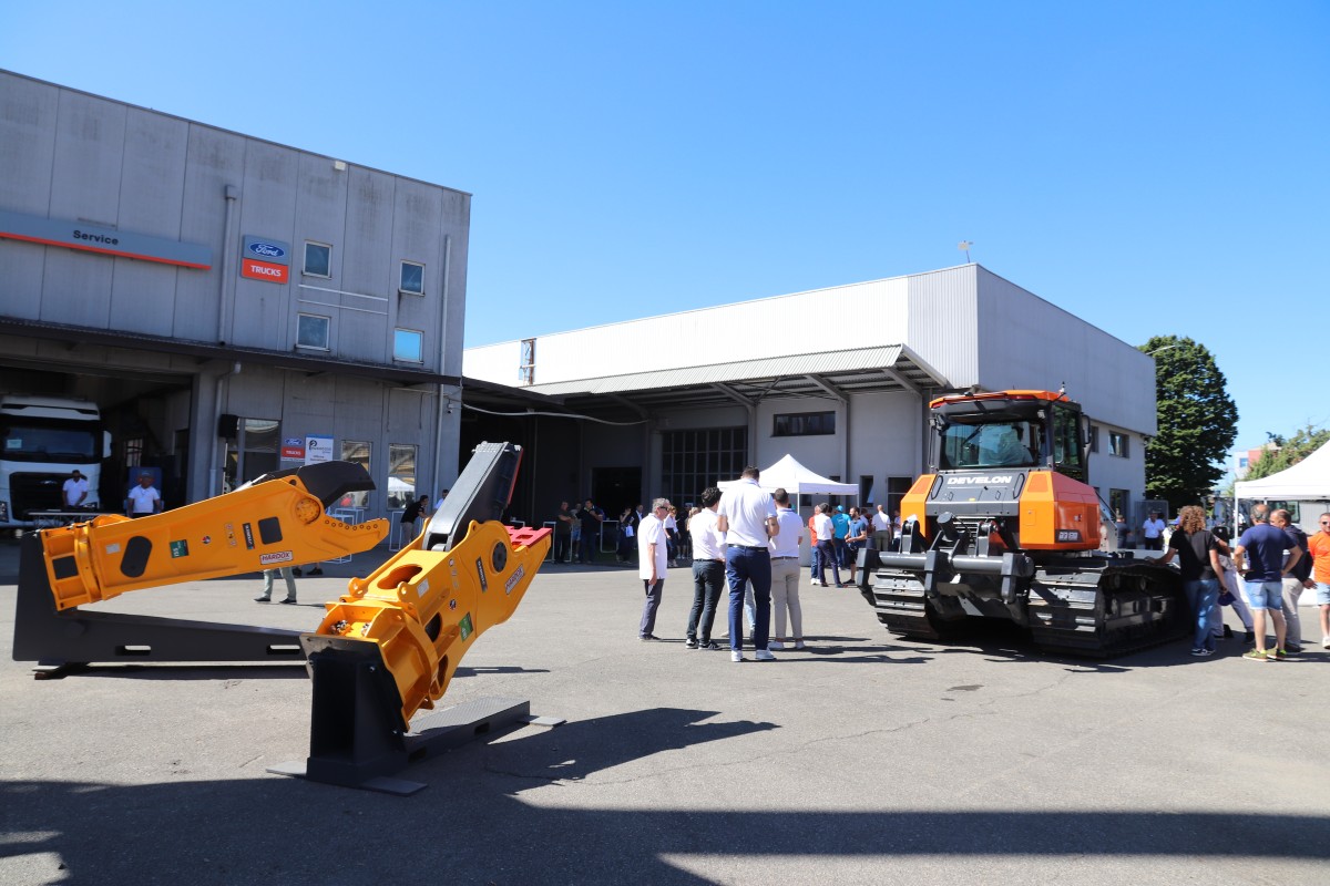 DEVELON e Bobcat in mostra con DMO e Procaccini Group