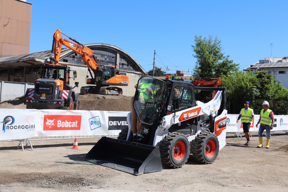 DEVELON e Bobcat in mostra con DMO e Procaccini Group