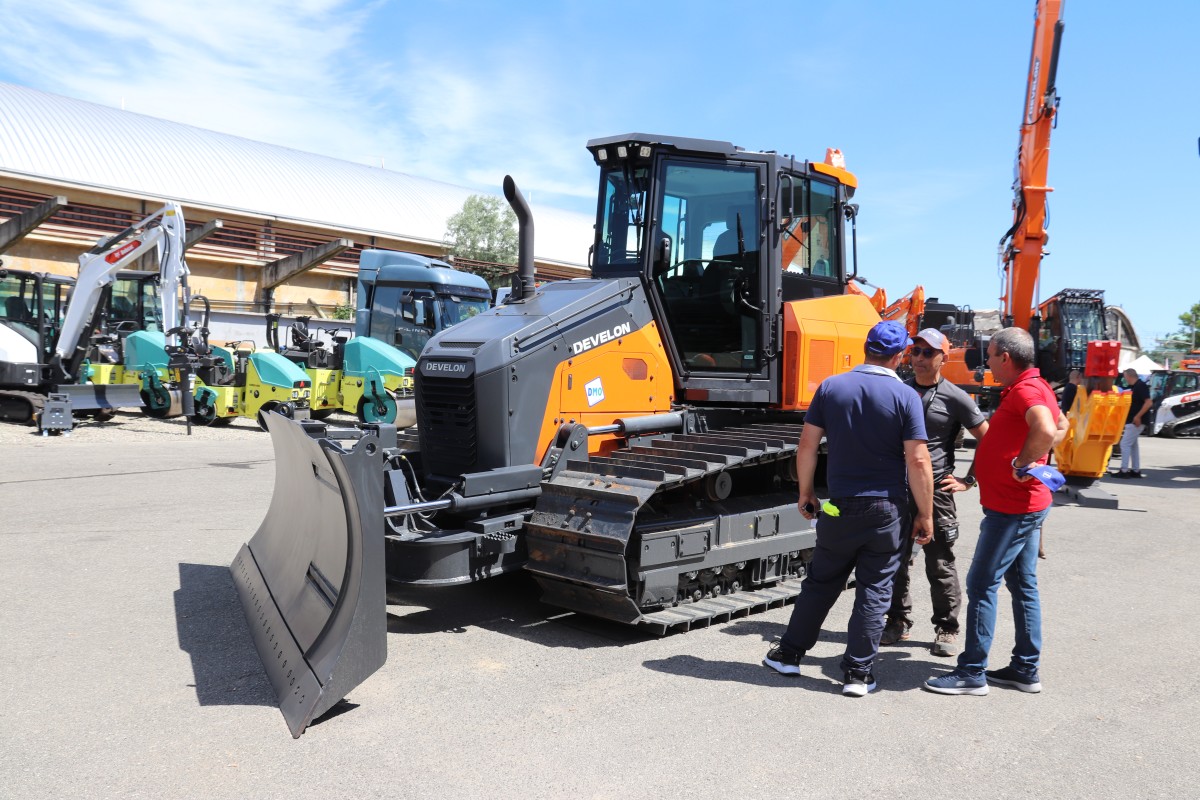 DEVELON e Bobcat in mostra con DMO e Procaccini Group