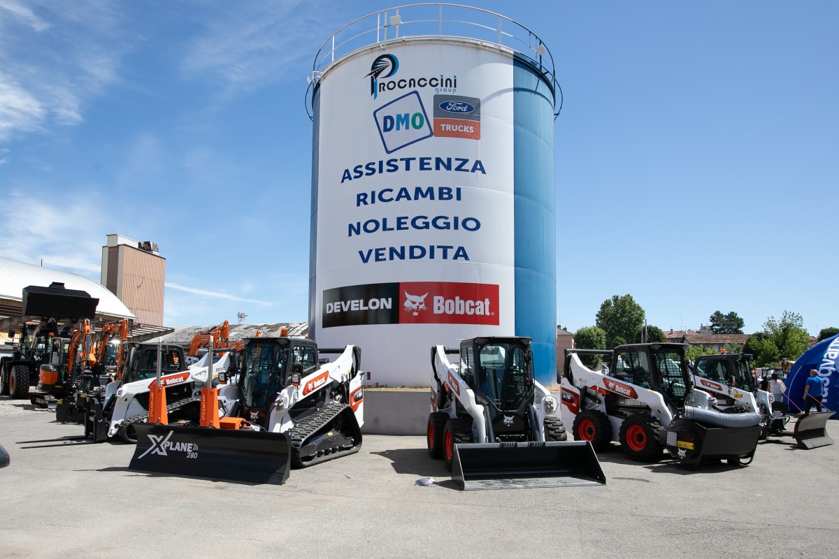 DEVELON e Bobcat in mostra con DMO e Procaccini Group