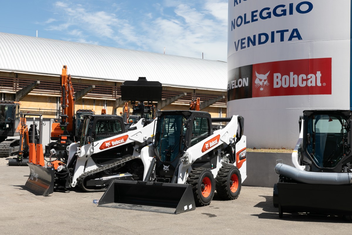 DEVELON e Bobcat in mostra con DMO e Procaccini Group