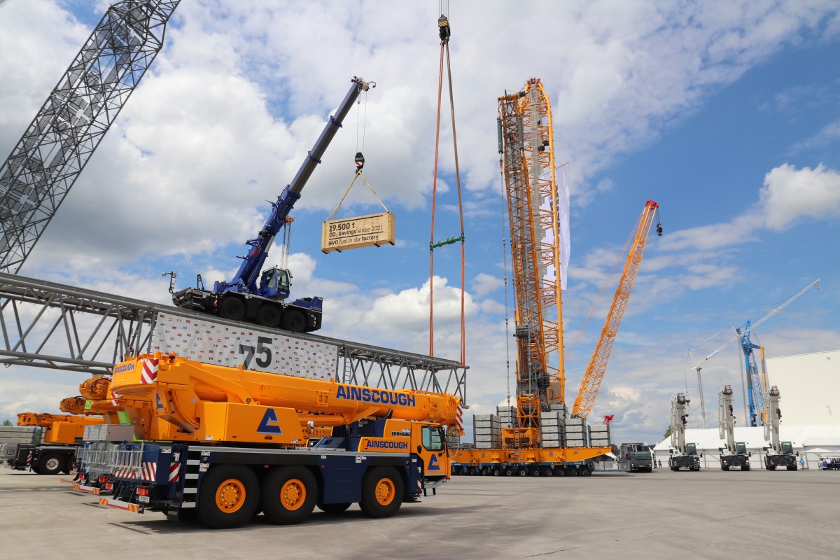 Liebherr festeggia i 75 anni ai "Customer Days 2024"