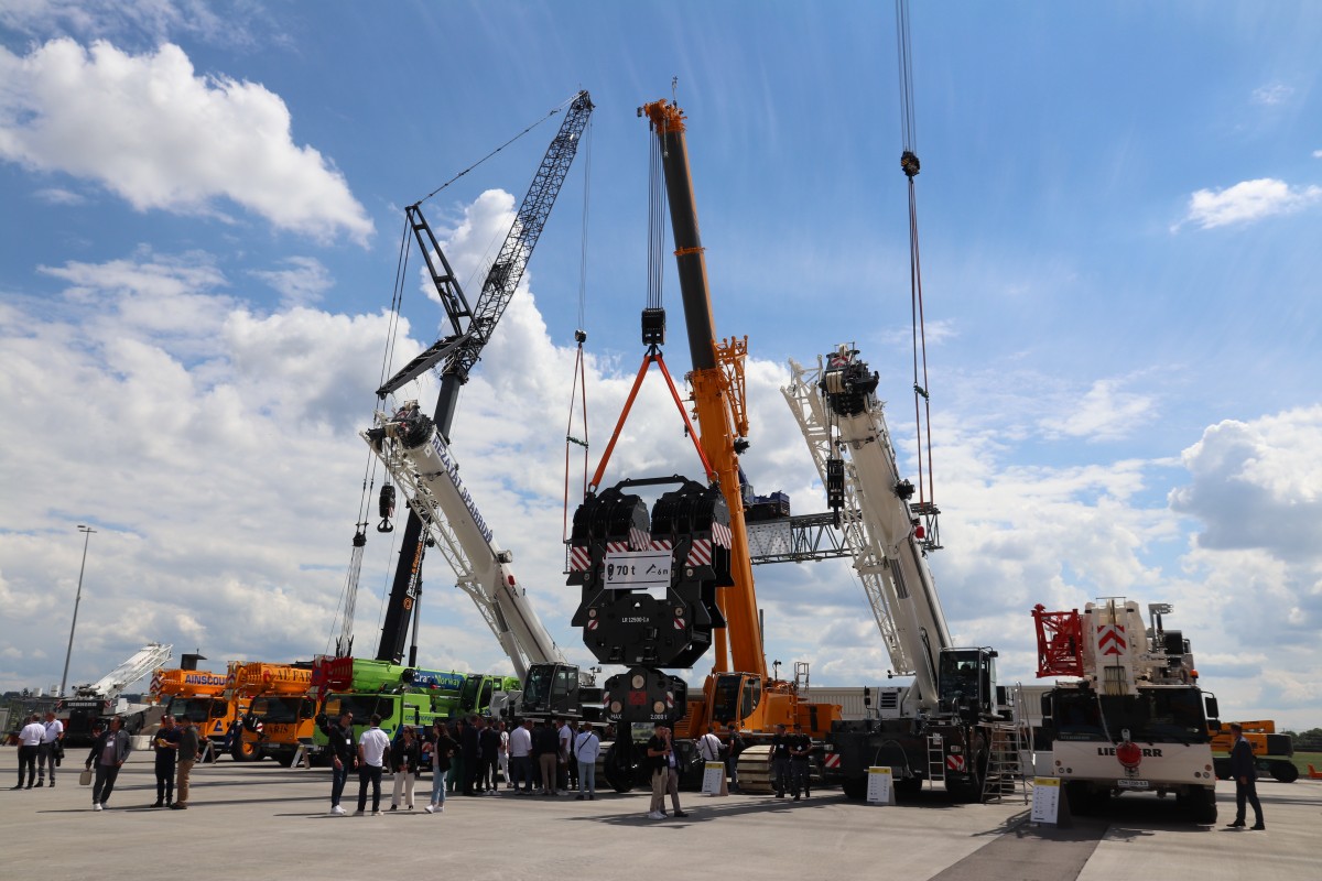 Liebherr festeggia i 75 anni ai "Customer Days 2024"