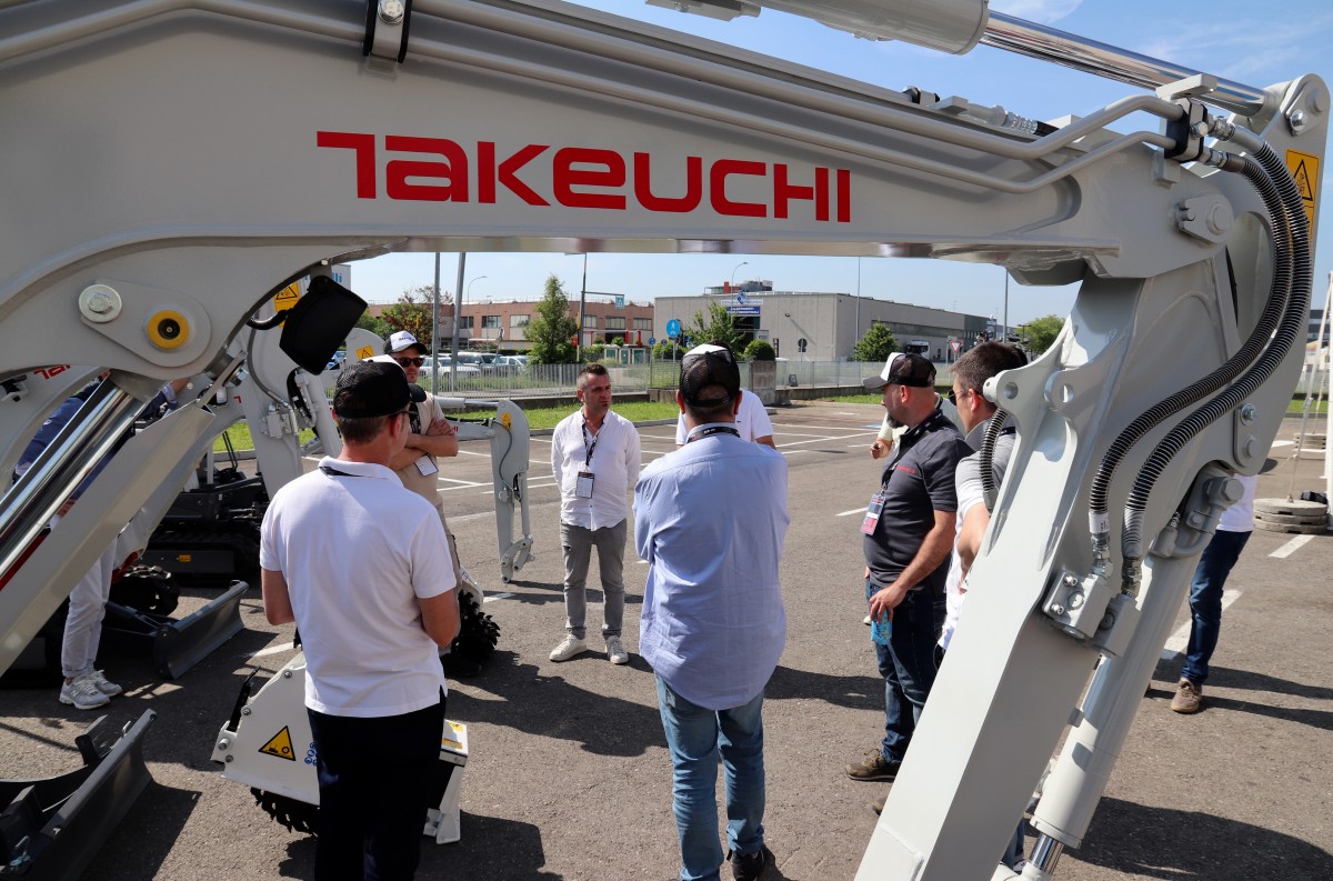 Midi Equipment e Simex insieme per i "Takeuchi Days"
