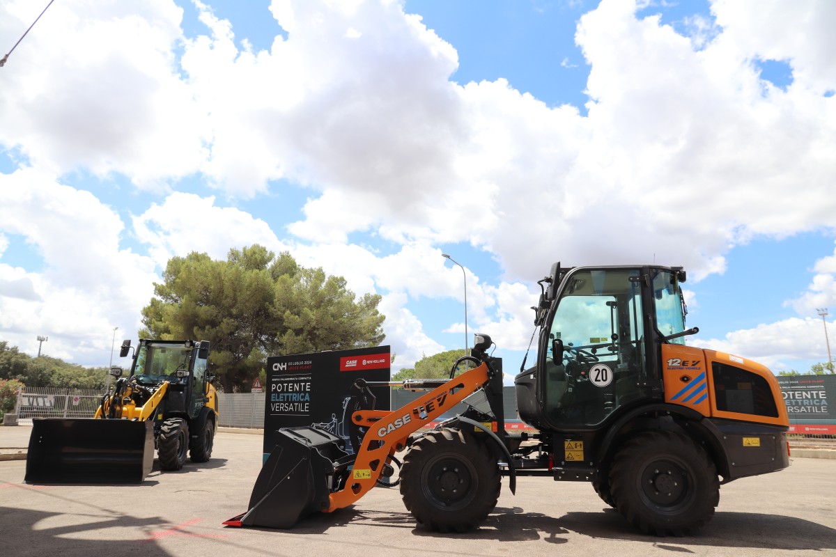 /storage/2024/07/cnh-inaugurates-electric-compact-wheel-loader-production-line-in-lecce_6688151ace8d4.JPG