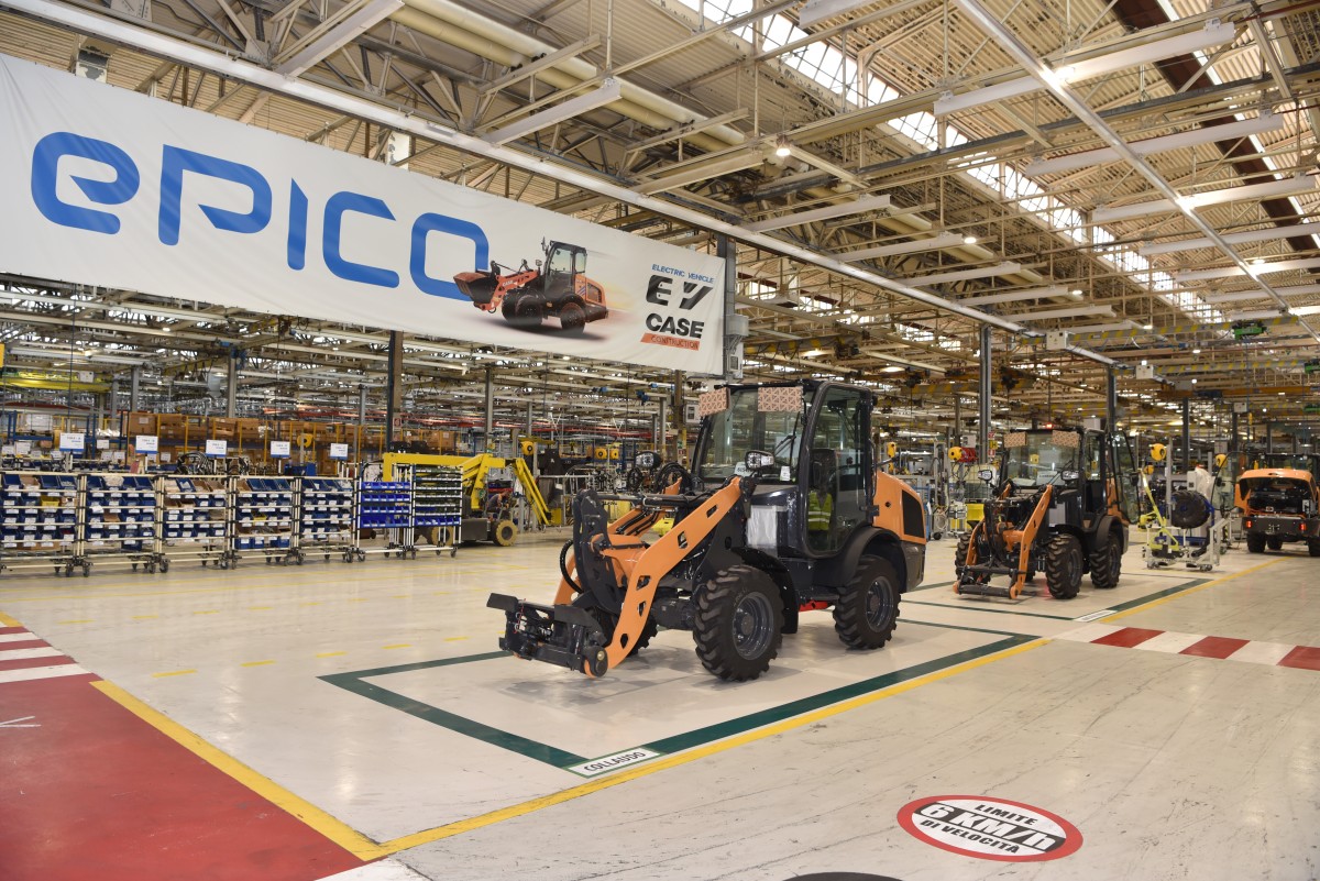 /storage/2024/07/cnh-inaugurates-electric-compact-wheel-loader-production-line-in-lecce_6688151bd1fa0.JPG