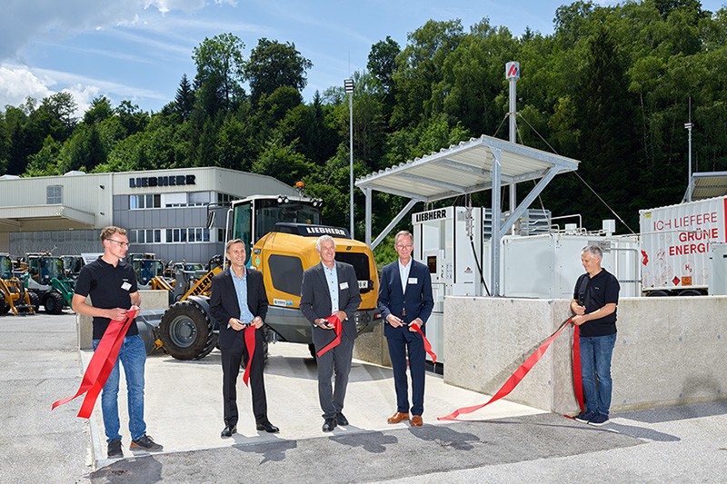 /storage/2024/07/first-large-liebherr-wheel-loader-with-hydrogen-engine-and-first-hydrogen-filling-station-in-salzburg_6688f5988fcba.jpg