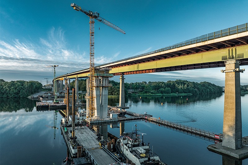 /storage/2024/08/18-liebherr-cranes-involved-in-replacing-germanys-second-longest-road-bridge_66b34eb6ea980.jpg