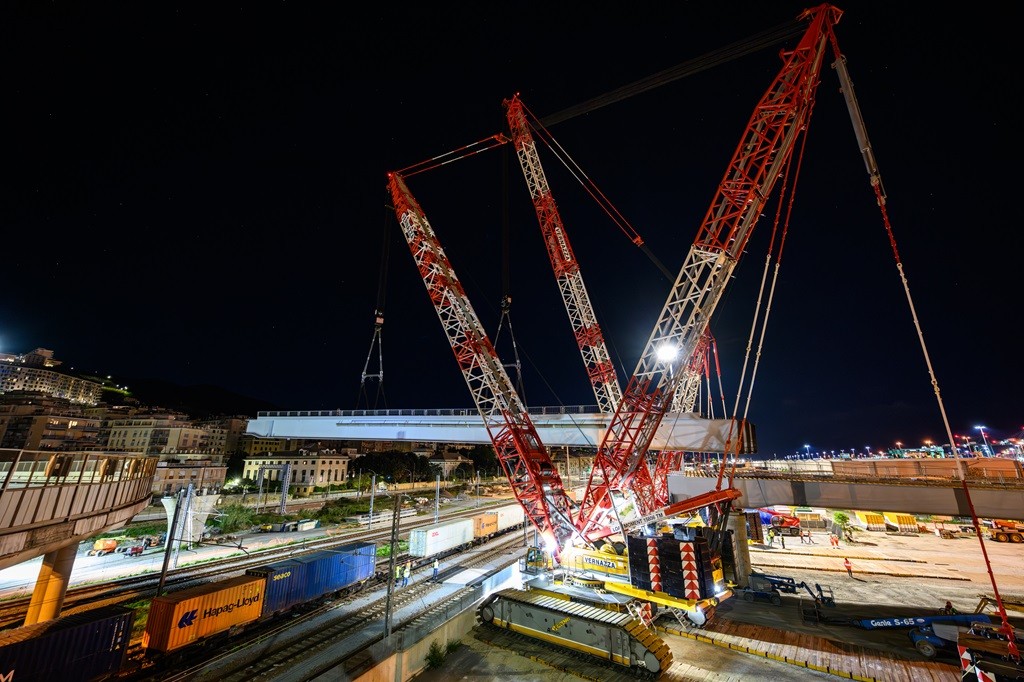 /storage/2024/08/tadano-cc-681250-1-and-cc-38650-1-lift-steel-bridge-sections-at-the-porto-di-pra-shipyard_66c6eadc0049b.jpg