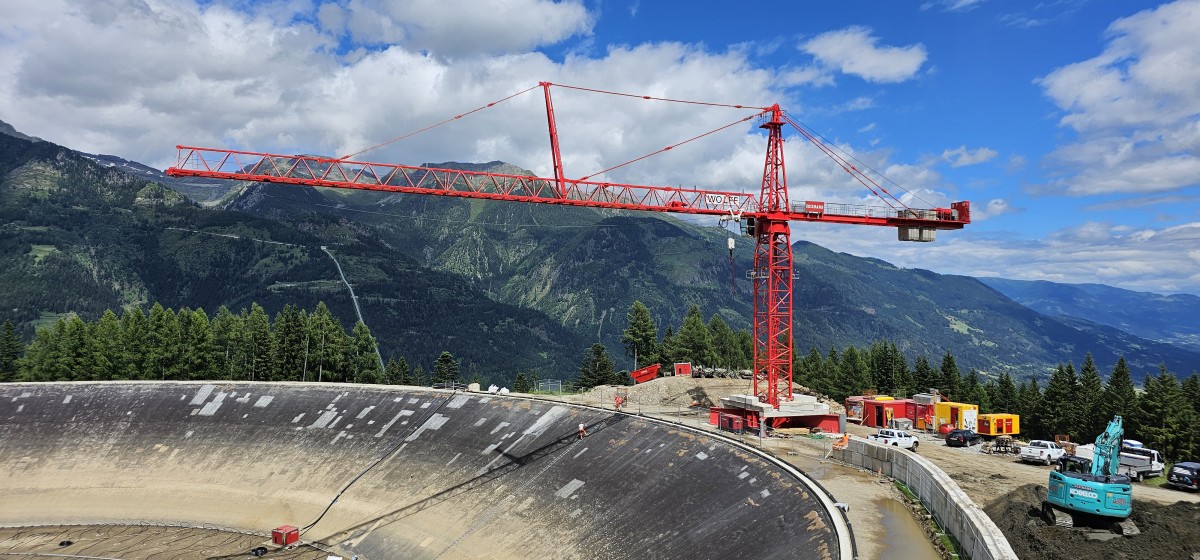 Wolffkran Austria deploys powerhouse for reservoir clean-up