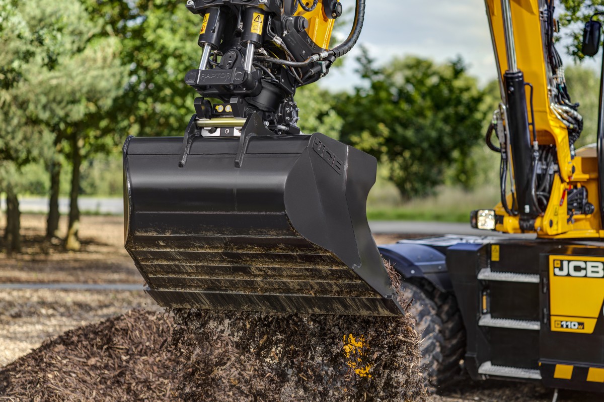 JCB aggiunge il "tilt-rotator" Raptor alle dotazioni dell'Hydradig