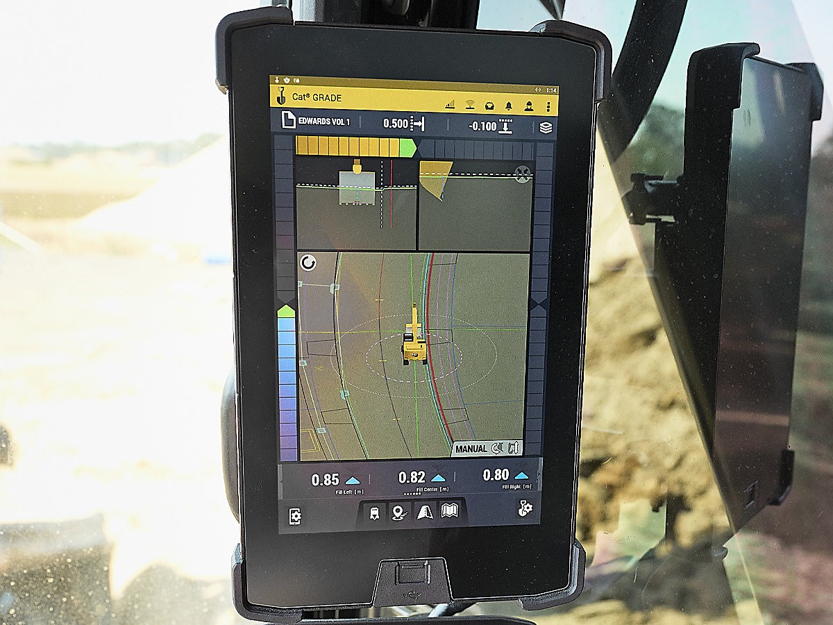 /storage/2024/10/caterpillar-and-trimble-extend-long-standing-joint-venture_66fea1cb5d59e.jpg