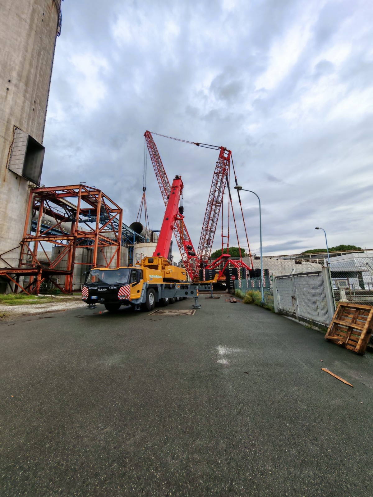 Due autogrù Sany per l'impresa Recycling