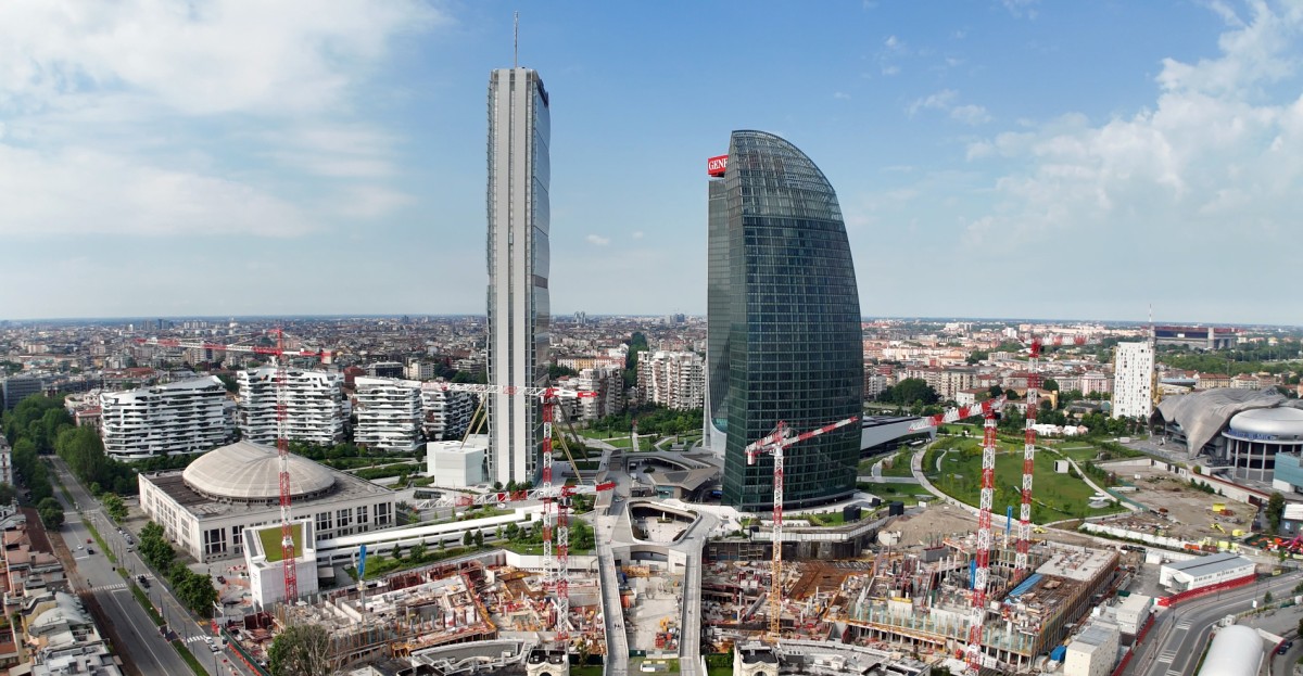 Eight Potain cranes team up to construct Milan’s stunning new CityWave building