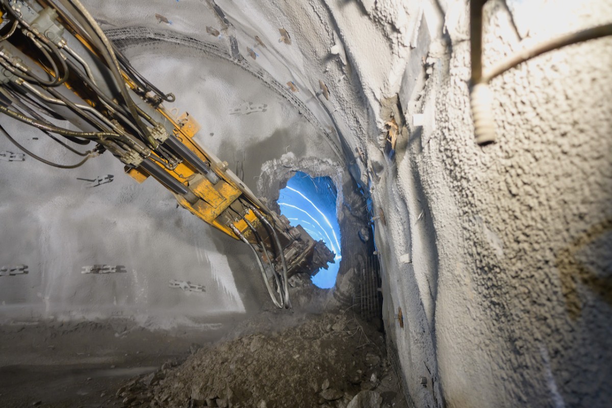 Frese a tamburo trasversali Erkat per il tunnel di Semmering