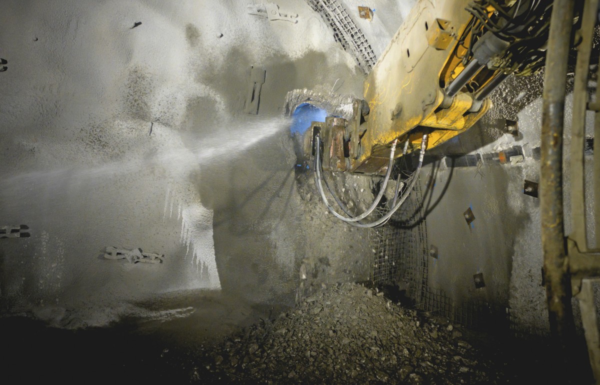 Frese a tamburo trasversali Erkat per il tunnel di Semmering