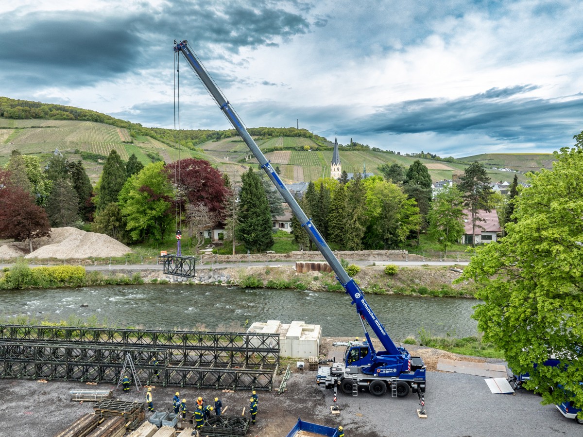 German Federal Agency for Technical Relief places its trust in Liebherr compact cranes