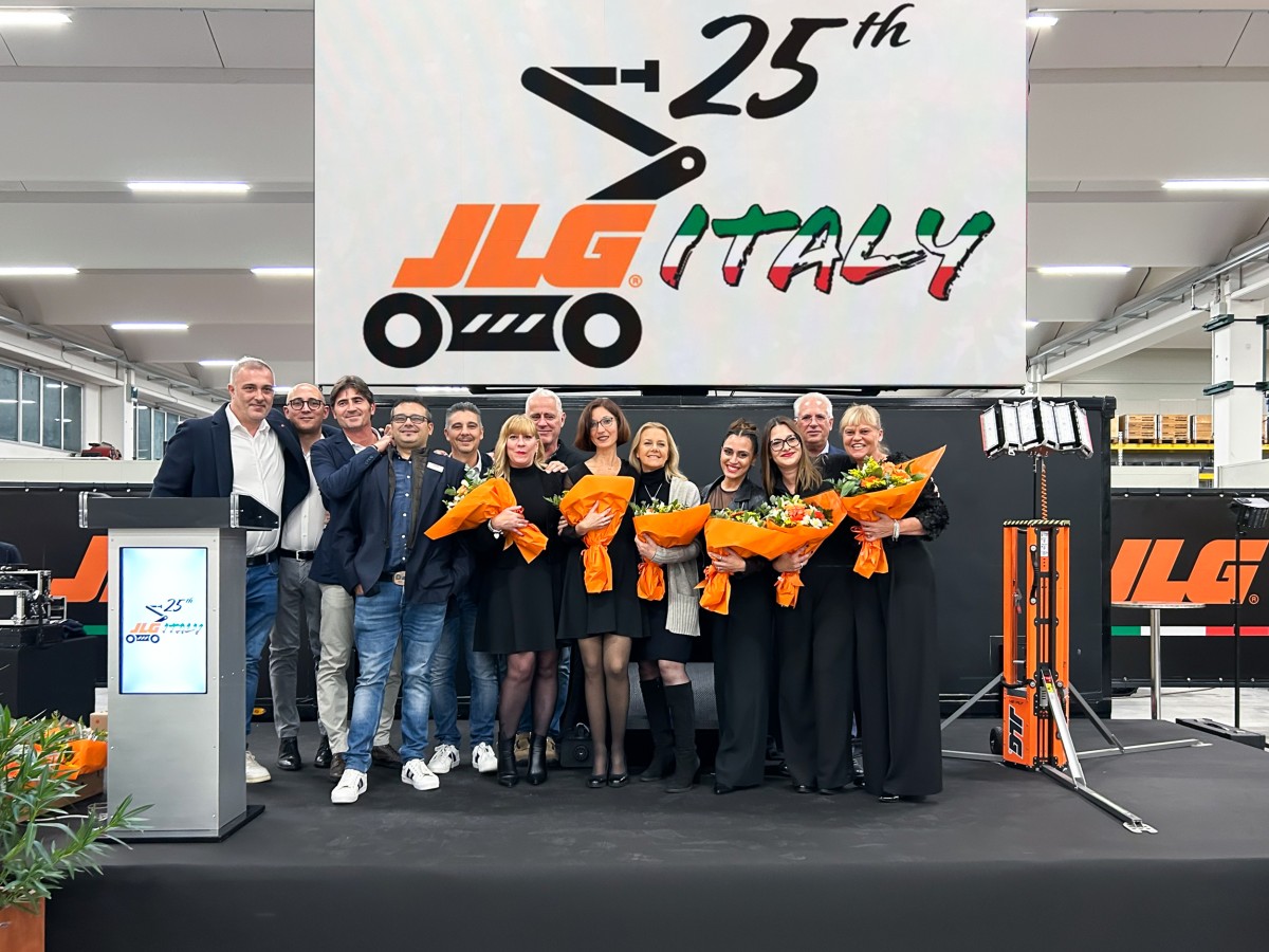 JLG celebra 25 anni di innovazione e crescita