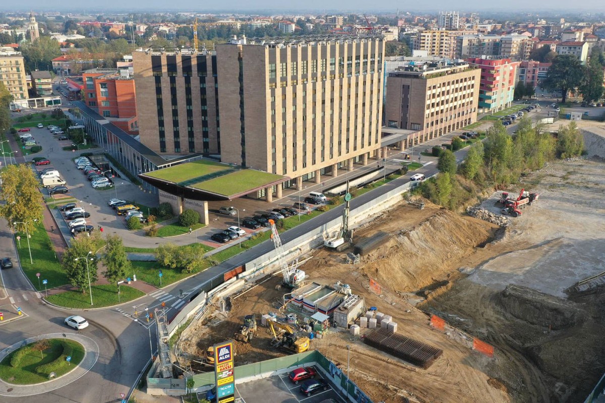 Due gru Potain per il progetto “Torre Parko” di Saronno