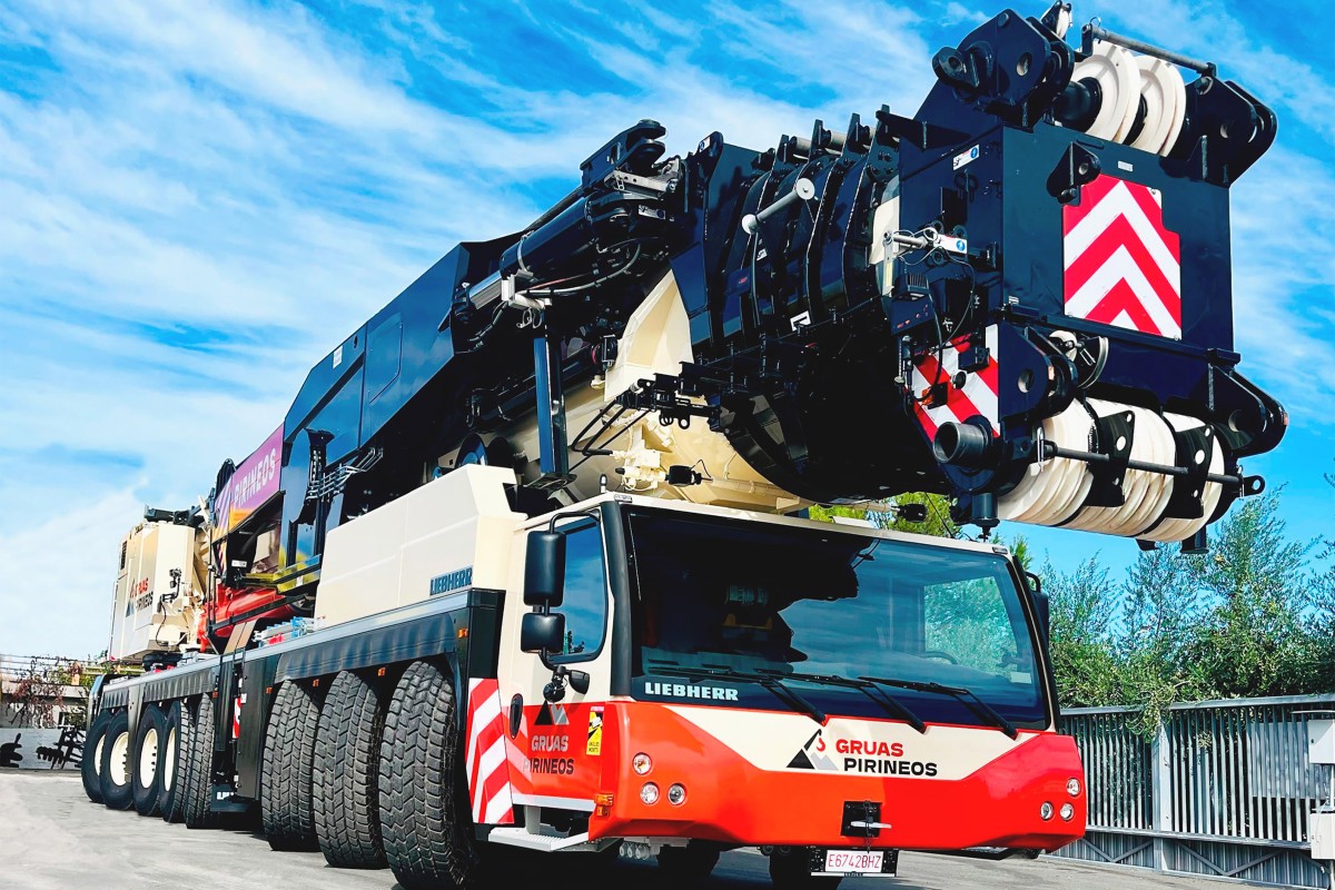 Grúas Pirineos invests in a Liebherr  LTM 1650-8.1 mobile crane