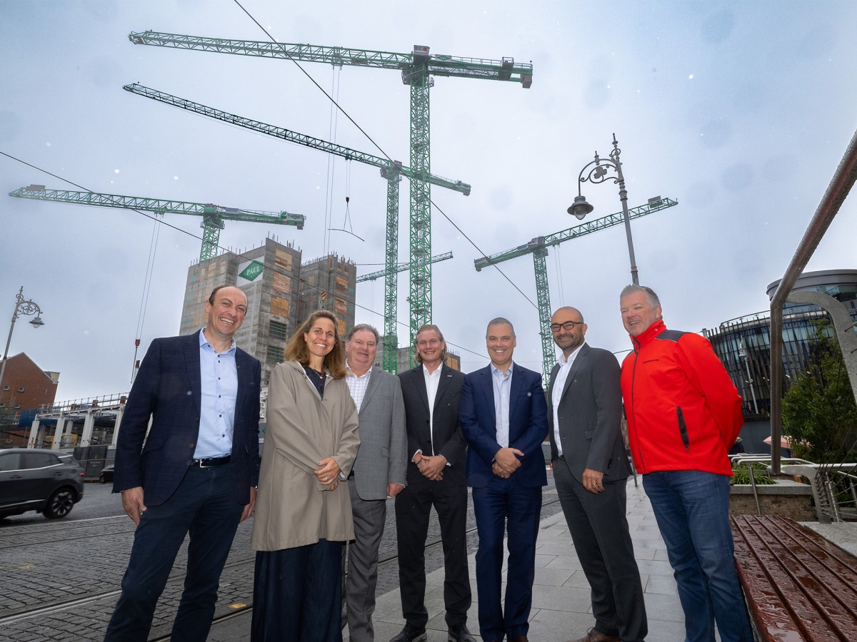 /storage/2024/11/liebherr-tower-cranes-and-john-paul-construction-celebrate-50-years-of-partnership_6739eca98e3db.jpg