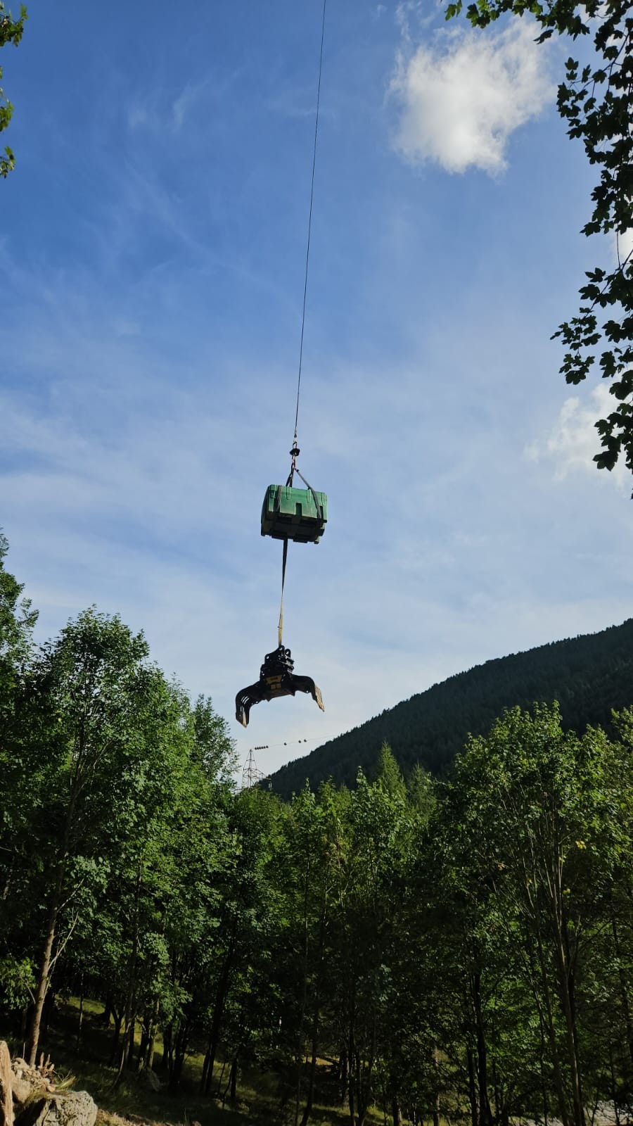 MB Crusher conquista le vette... in elicottero!