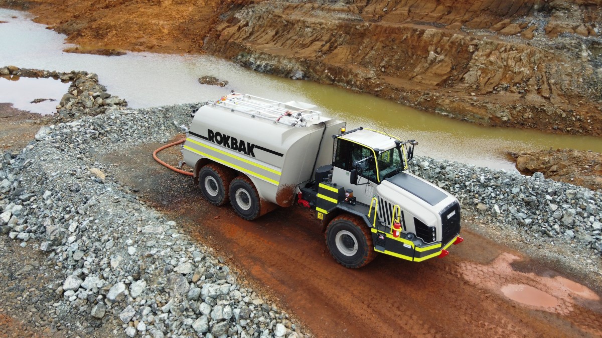 /storage/2024/11/strong-and-stable-ra30-trucks-carry-the-weight-at-new-caledonian-mine_673afa157711d.JPG