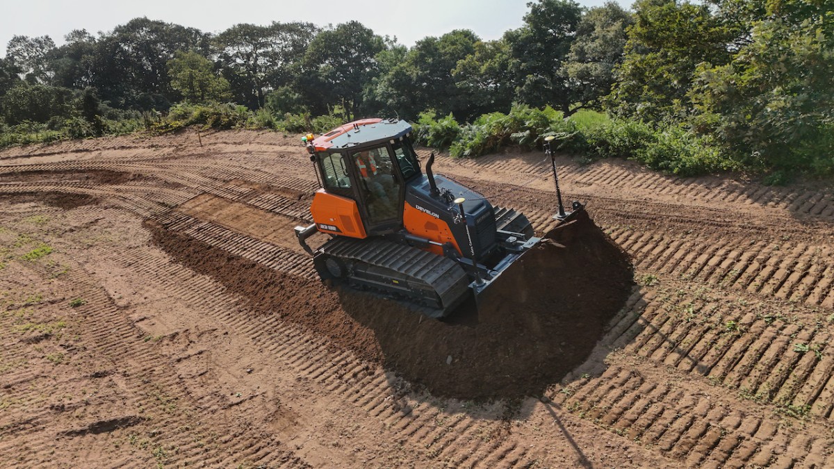 DEVELON amplia le opzioni di controllo per il dozer DD130-7