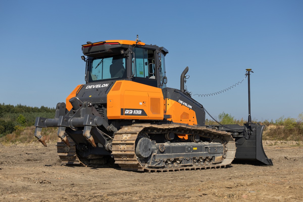 DEVELON amplia le opzioni di controllo per il dozer DD130-7