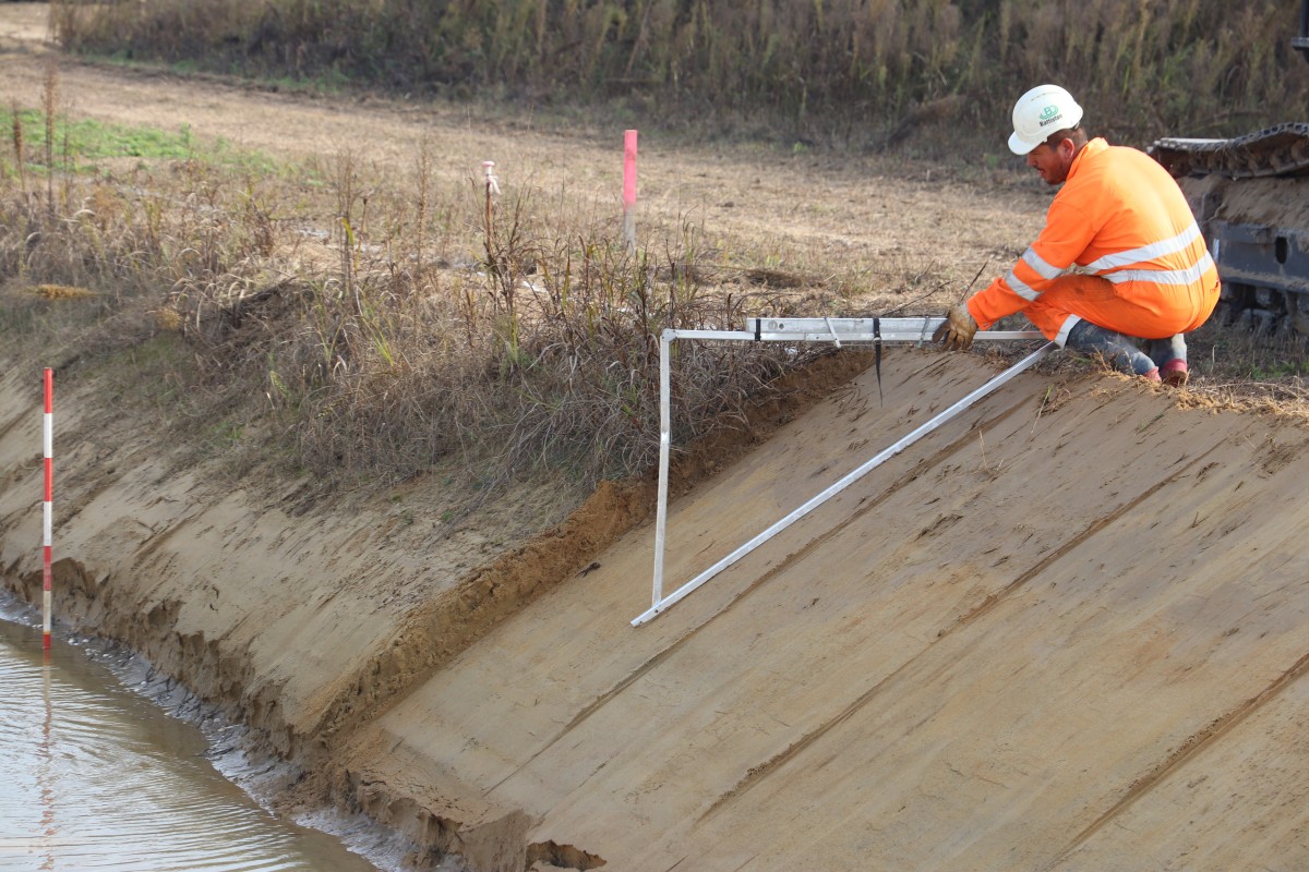 Tre escavatori Hitachi per la difesa idrogeologica del territorio