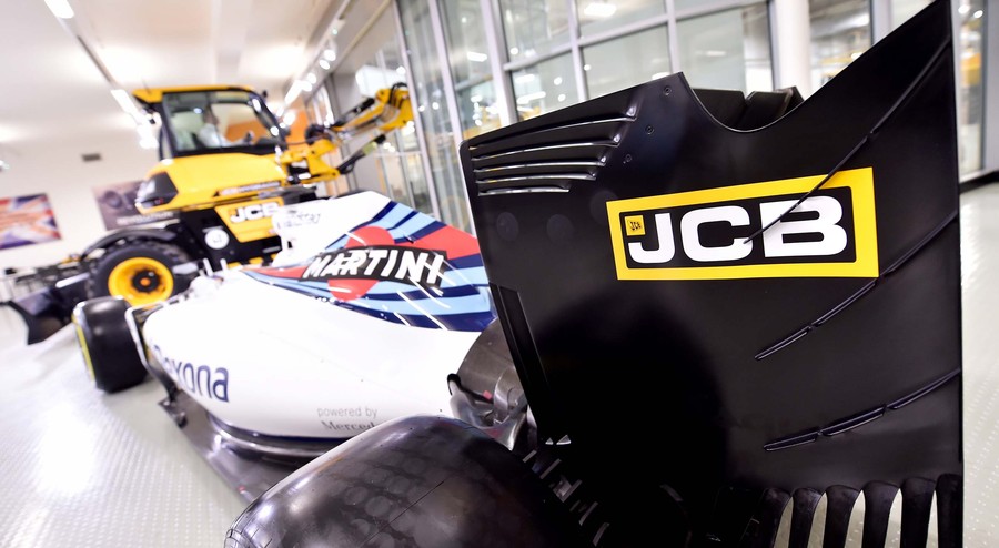 JCB e Williams Martini Racing: una partnership da Gran Premio