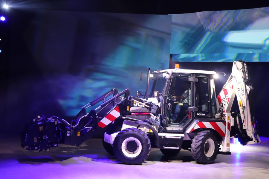 Potenza e versatilità migliorate con la terna JCB 3CX Compact Evolution