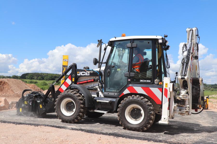 Potenza e versatilità migliorate con la terna JCB 3CX Compact Evolution