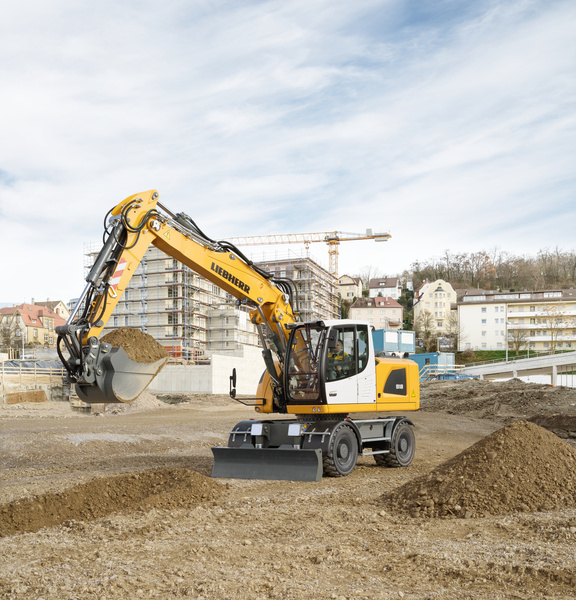 Liebherr A 918 Litronic wheeled excavator 
