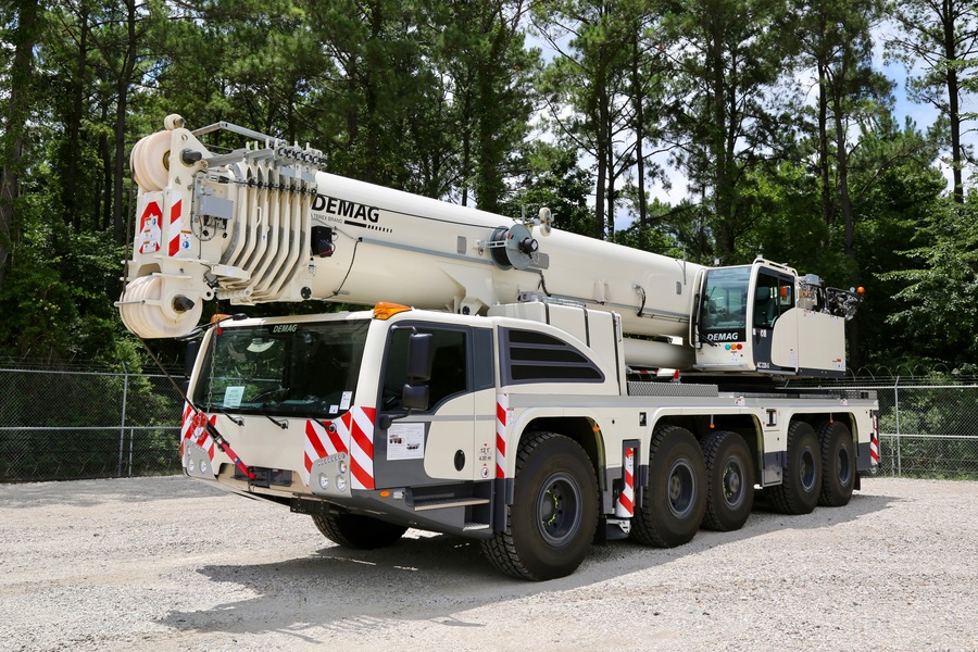 CraneWorks Expands fleet with new Demag AC 220-5 
