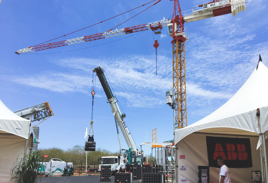 Manitowoc cranes on show at Réunion Island dealer open day