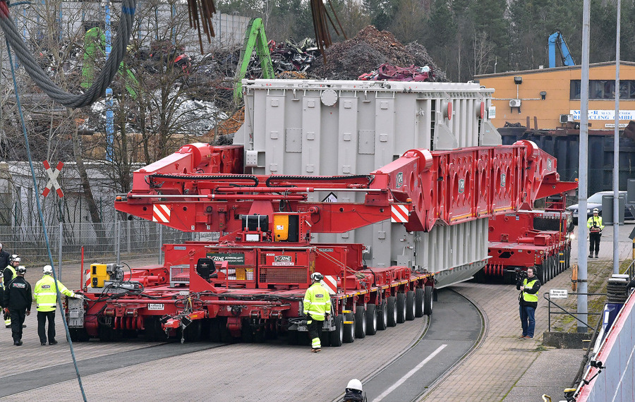 The KAHL Group and Goldhofer handled the most challenging transport operation of all time 
