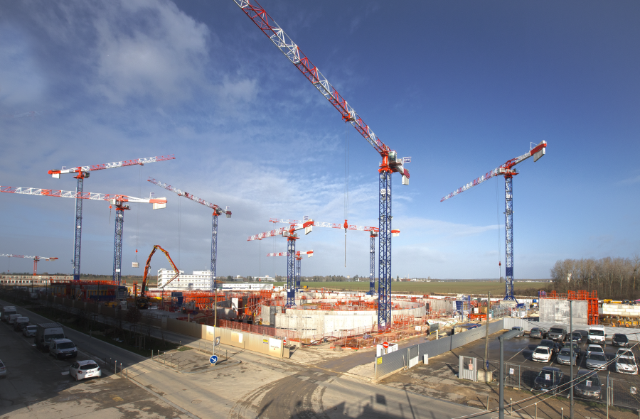 Eight Potain MDT 389 cranes speed construction of cutting-edge medical research facility