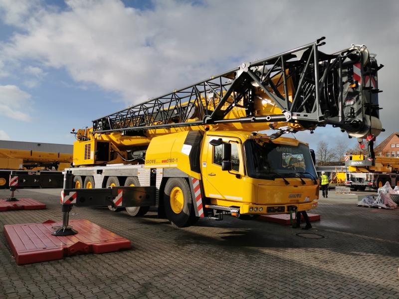 New Grove GMK5180-1 crane deployed for modernization works at Polish oil refinery
 
