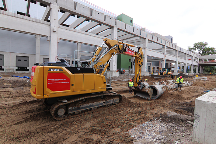 A new Liebherr Generation 8 crawler excavator for the Hagedorn company