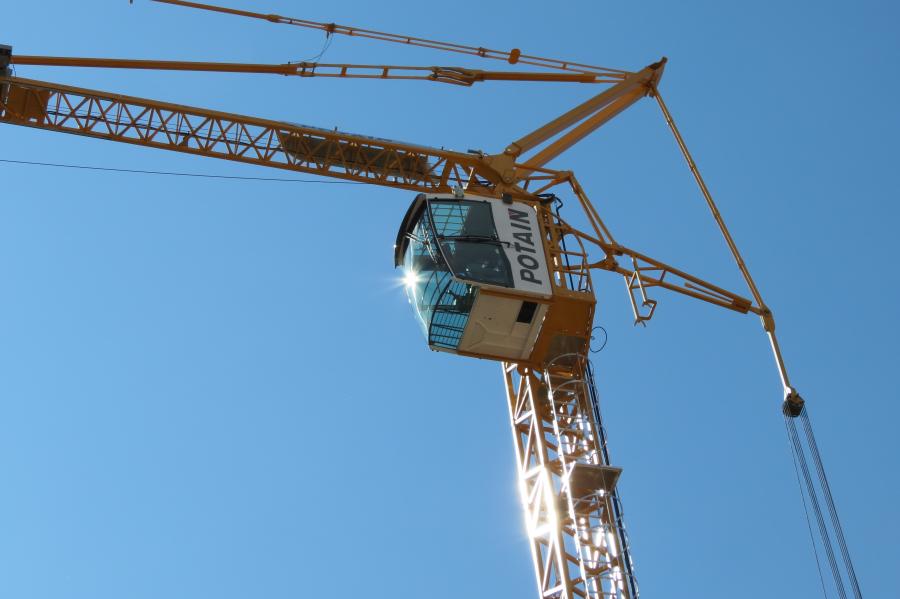 The new Igo T 99 self-erecting crane 